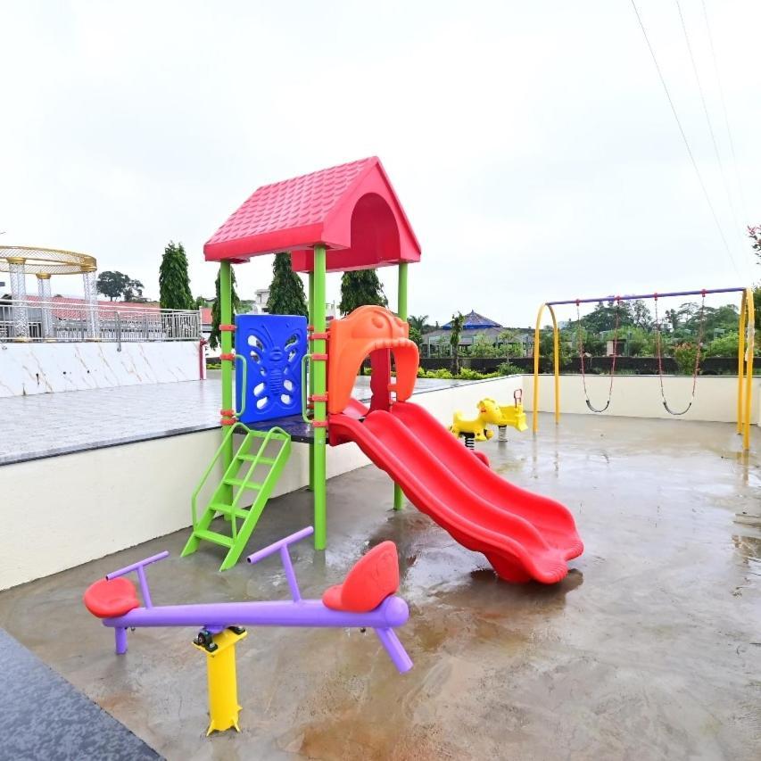Vedika Garden Hotel Ambavna Bagian luar foto
